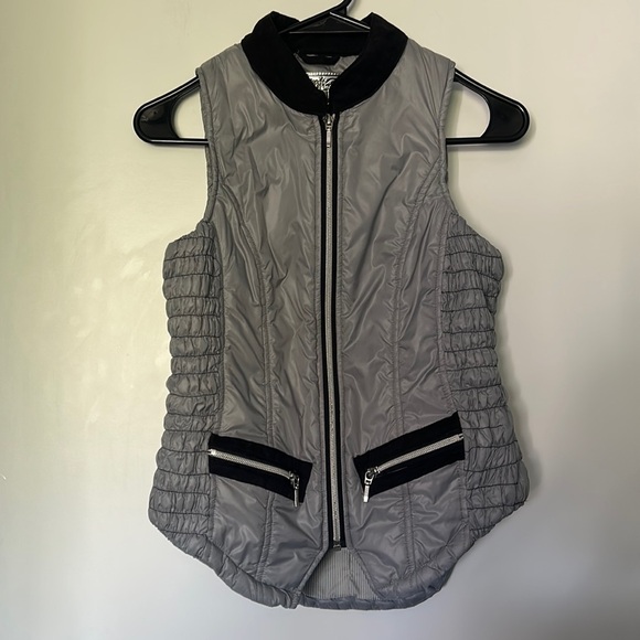 Good Rider Silver & Black Equestrian Rider Light Puff Vest - Picture 1 of 11